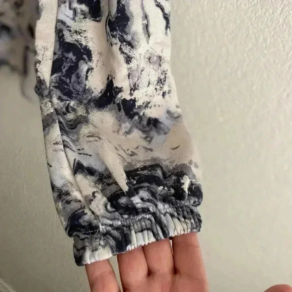 🆕 C&C California Marble Effect Indigo Sweatshirt L🆕 - Picture 5 of 9